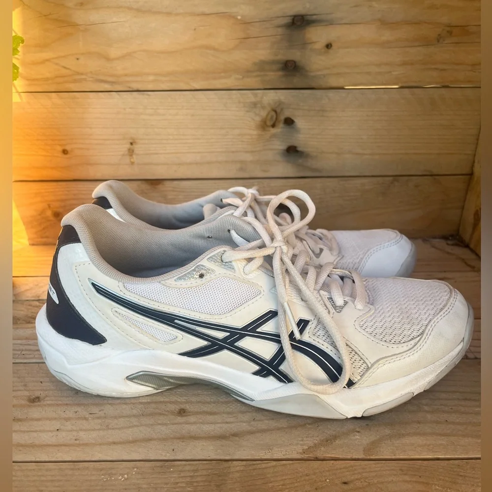 ASICS Women's White, Navy, Silver Athletic Volleyball Sneakers Sz 8
